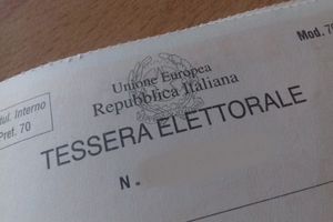 tessera elettorale. primo pianojpg